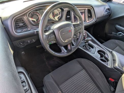 Used 2018 Dodge Challenger SXT image 7