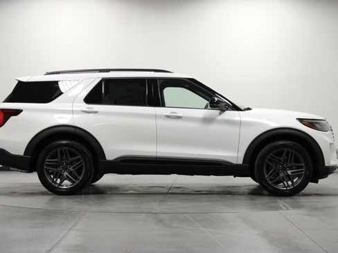 New 2026 Ford Explorer ST-Line w/ ST-Line Street Pack image 3