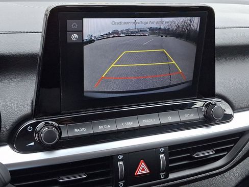 Used 2022 Kia Forte LXS image 17