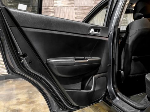 Used 2018 Kia Sportage LX image 46