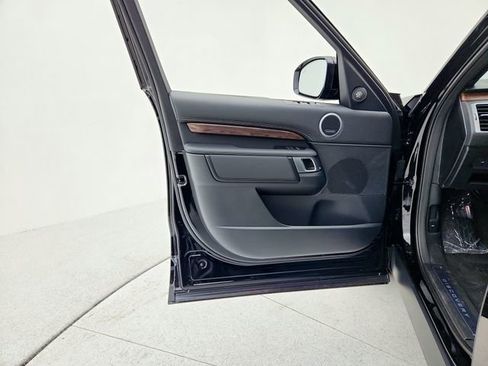 Certified 2024 Land Rover Discovery Dynamic SE image 27