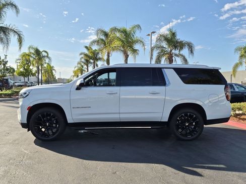Used 2023 Chevrolet Suburban LT AWD/4WD image 7