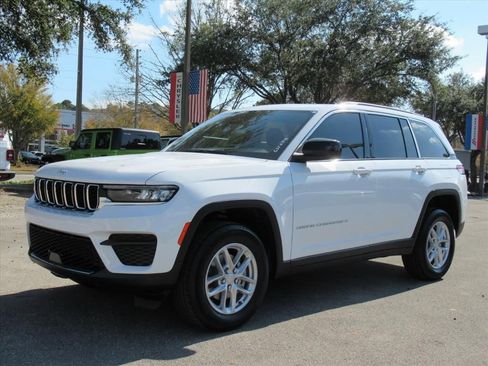 New 2025 Jeep Grand Cherokee Laredo X w/ Luxury Tech Group I image 3