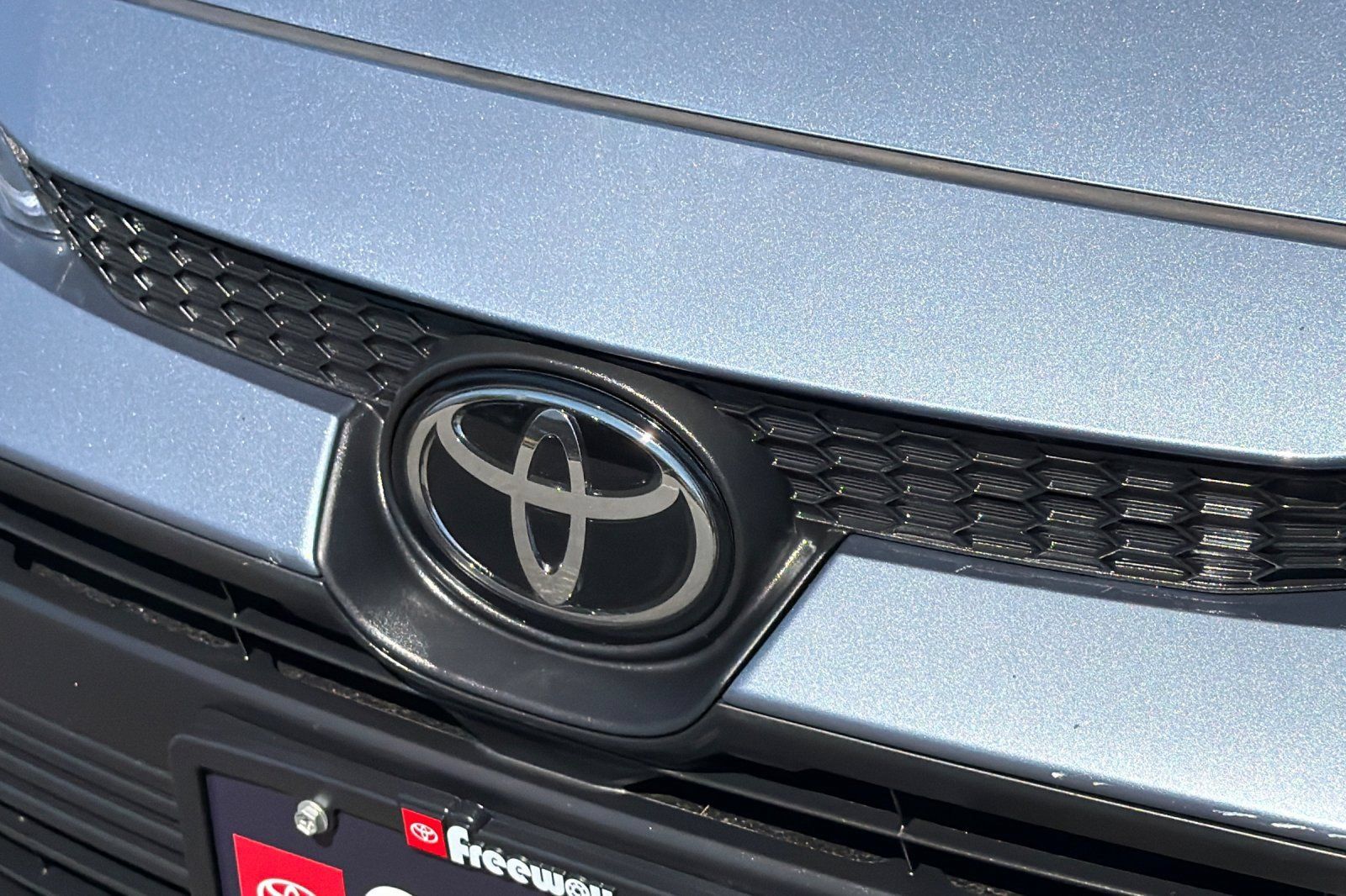 Used 2025 Toyota Corolla LE FWD image 38