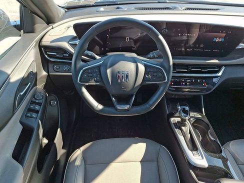 Certified 2025 Buick Envista Avenir image 11