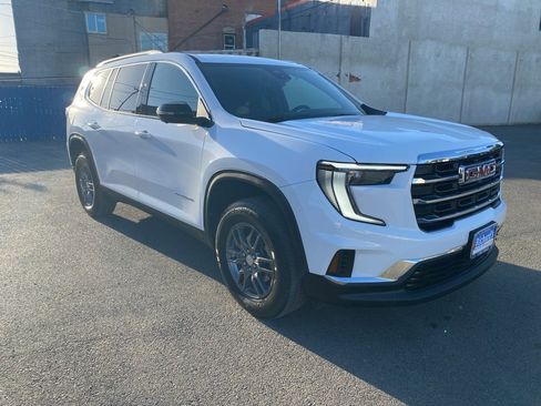 Used 2025 GMC Acadia Elevation image 9