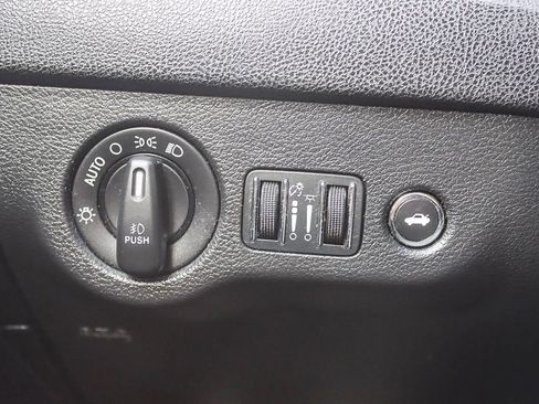 Used 2014 Chrysler 300 S image 45