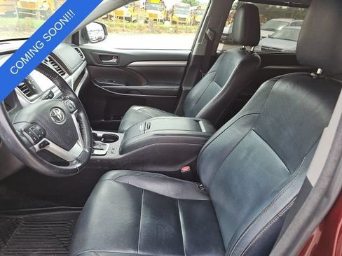 Used 2017 Toyota Highlander XLE AWD/4WD image 8