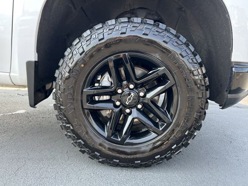 Used 2022 Chevrolet Silverado 1500 Custom Trail Boss image 13