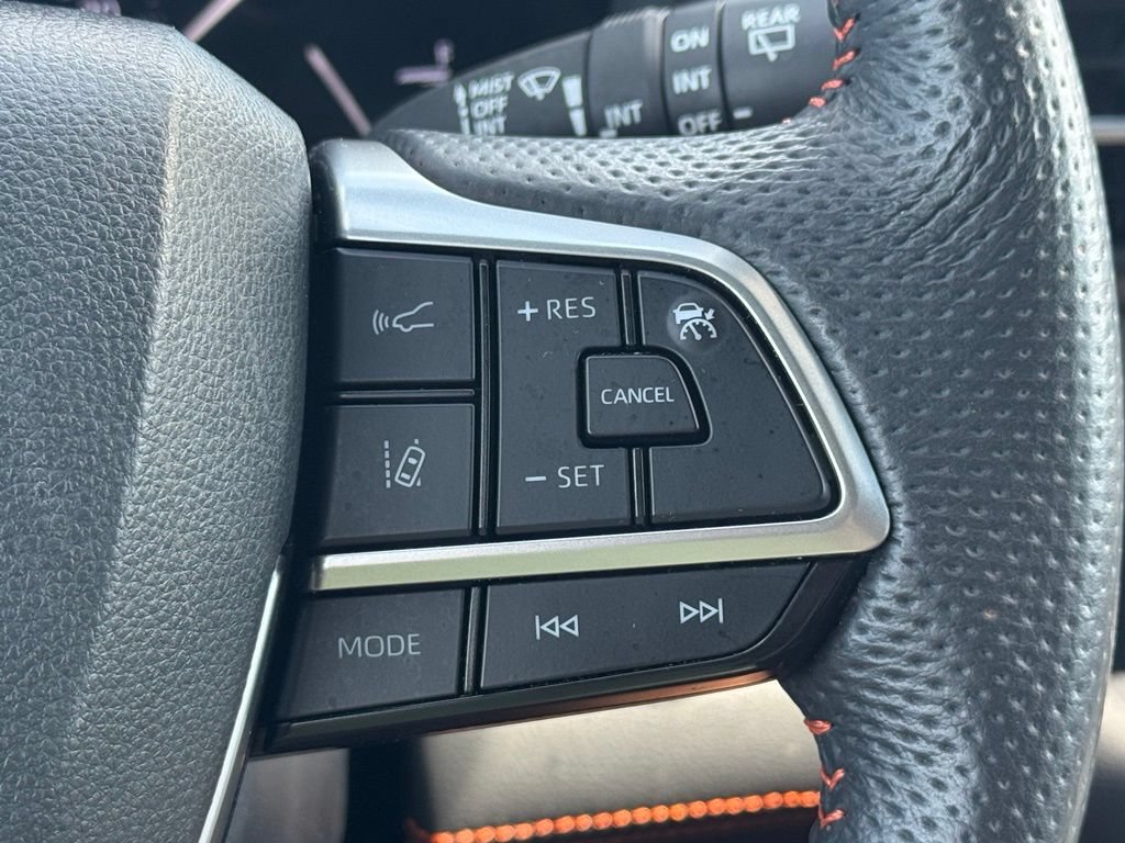 Used 2024 Toyota Sienna XSE FWD image 27