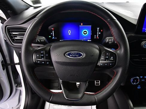 Used 2023 Ford Escape ST-Line image 17