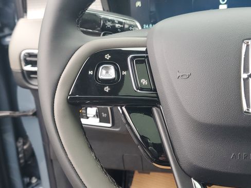 New 2026 Lincoln Corsair Premiere image 17