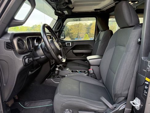 Used 2020 Jeep Wrangler Sport image 32