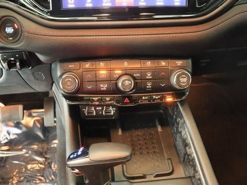 Used 2025 Dodge Durango R/T image 21