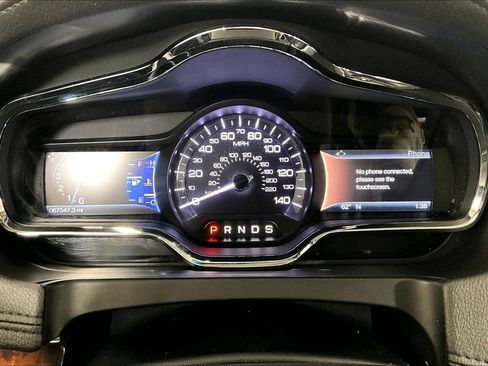 Used 2019 Lincoln MKT AWD image 20