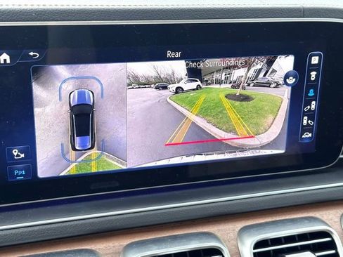 Used 2024 Mercedes-Benz GLS 450 4MATIC image 17