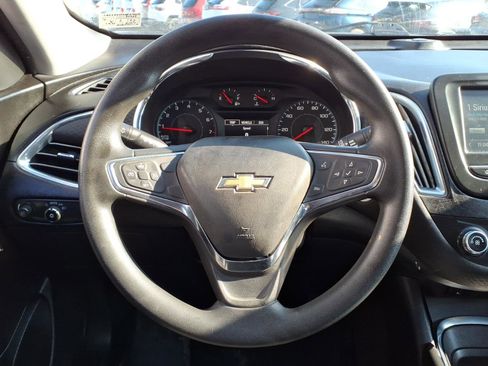 Used 2017 Chevrolet Malibu LT image 12