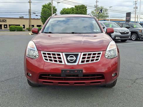 Used 2017 Nissan Rogue SV w/ Sun & Sound Touring Package AWD/4WD image 2