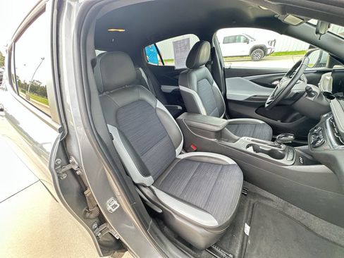 Used 2025 Buick Envista Preferred w/ Convenience I Package FWD image 26