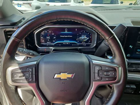 Used 2025 Chevrolet Silverado 2500 LT AWD/4WD image 19