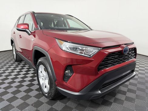 Used 2021 Toyota RAV4 XLE w/ Convenience Package AWD/4WD image 5
