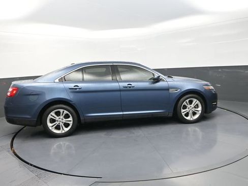 Used 2018 Ford Taurus SEL image 8