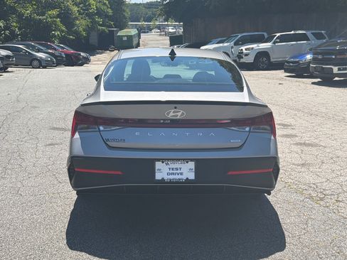 Certified 2026 Hyundai Elantra SEL FWD image 8