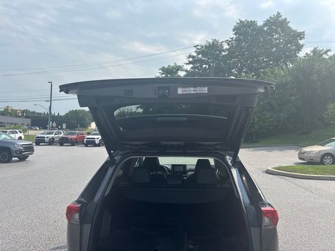 Certified 2021 Toyota RAV4 XLE Premium AWD/4WD image 11