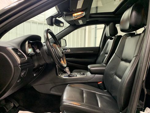 Used 2021 Jeep Grand Cherokee Limited AWD/4WD image 17