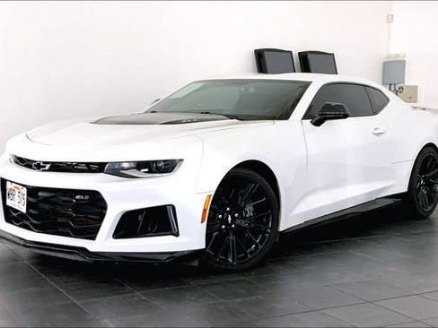 Used 2018 Chevrolet Camaro ZL1 RWD image 1