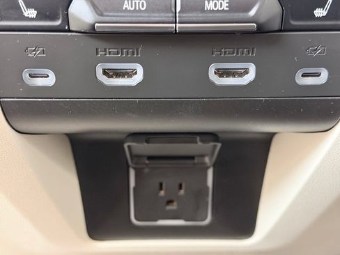 Used 2023 GMC Yukon XL Denali w/ LPO, Floor Liner Package AWD/4WD image 27