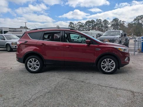 Used 2018 Ford Escape SE image 5