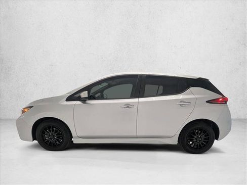 Used 2025 Nissan Leaf S image 9