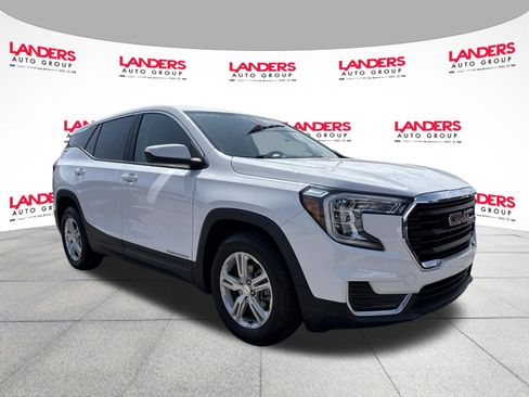 Used 2022 GMC Terrain SLE FWD image 1