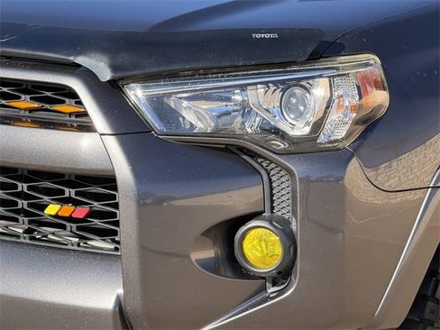 Used 2015 Toyota 4Runner SR5 Premium image 4