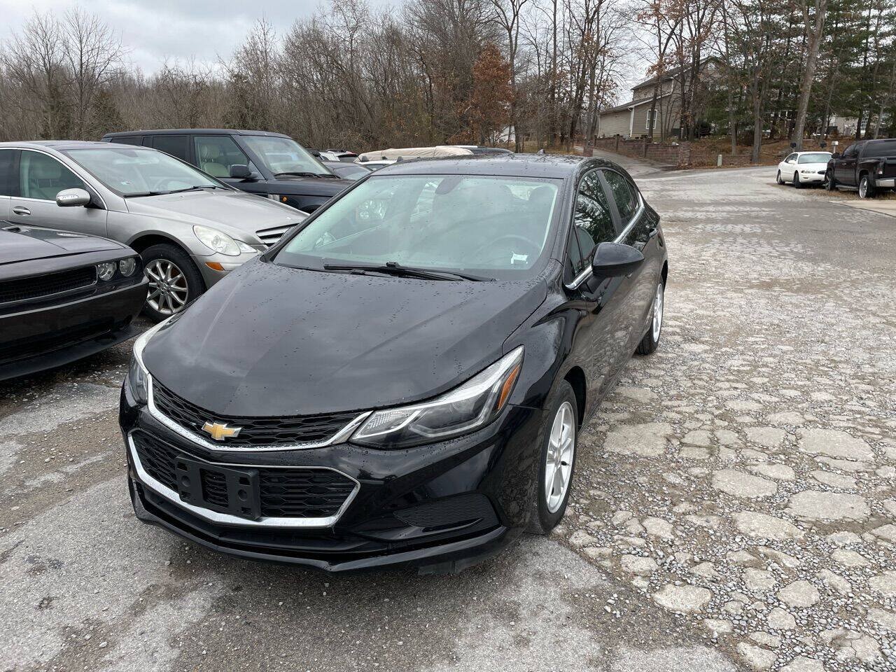 Used 2018 Chevrolet Cruze LT FWD image 2