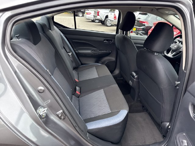 Used 2024 Nissan Versa SV FWD image 10