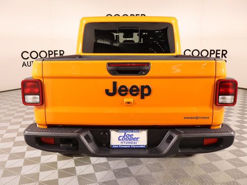 Used 2025 Jeep Gladiator Sport AWD/4WD image 22