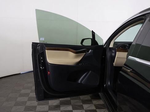 Used 2017 Tesla Model X 75D image 20