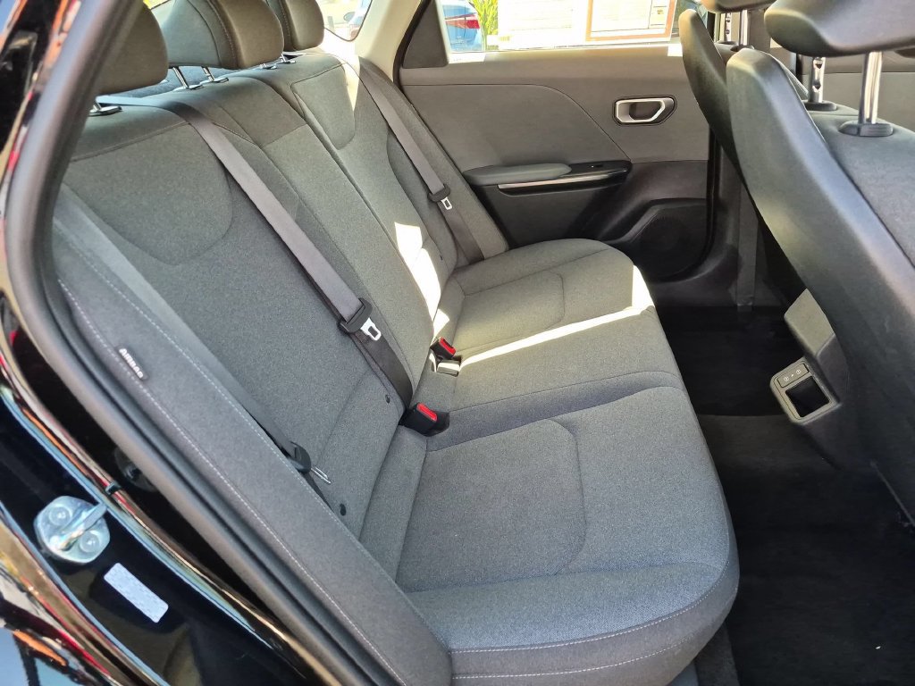Used 2025 Kia K4 FWD image 27