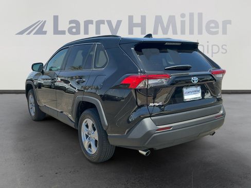 Used 2024 Toyota RAV4 LE AWD/4WD image 3