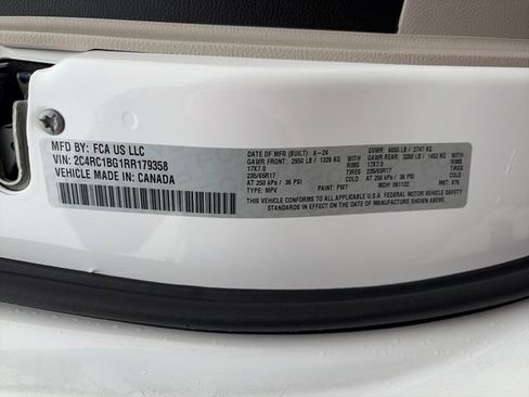 Used 2024 Chrysler Pacifica Touring-L FWD image 51