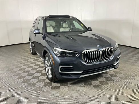 Certified 2022 BMW X5 xDrive40i w/ Parking Assistance Package image 3