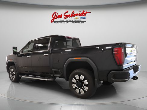Used 2024 GMC Sierra 2500 Denali w/ Denali Reserve Package AWD/4WD image 3