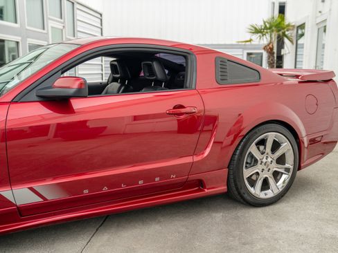 Used 2006 Ford Mustang GT image 9