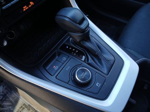 Used 2024 Toyota RAV4 LE image 21