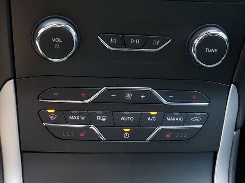 Certified 2019 Ford Edge SEL w/ Equipment Group 201A AWD/4WD image 21