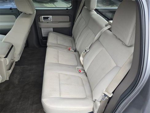 Used 2010 Ford F150 XLT image 7