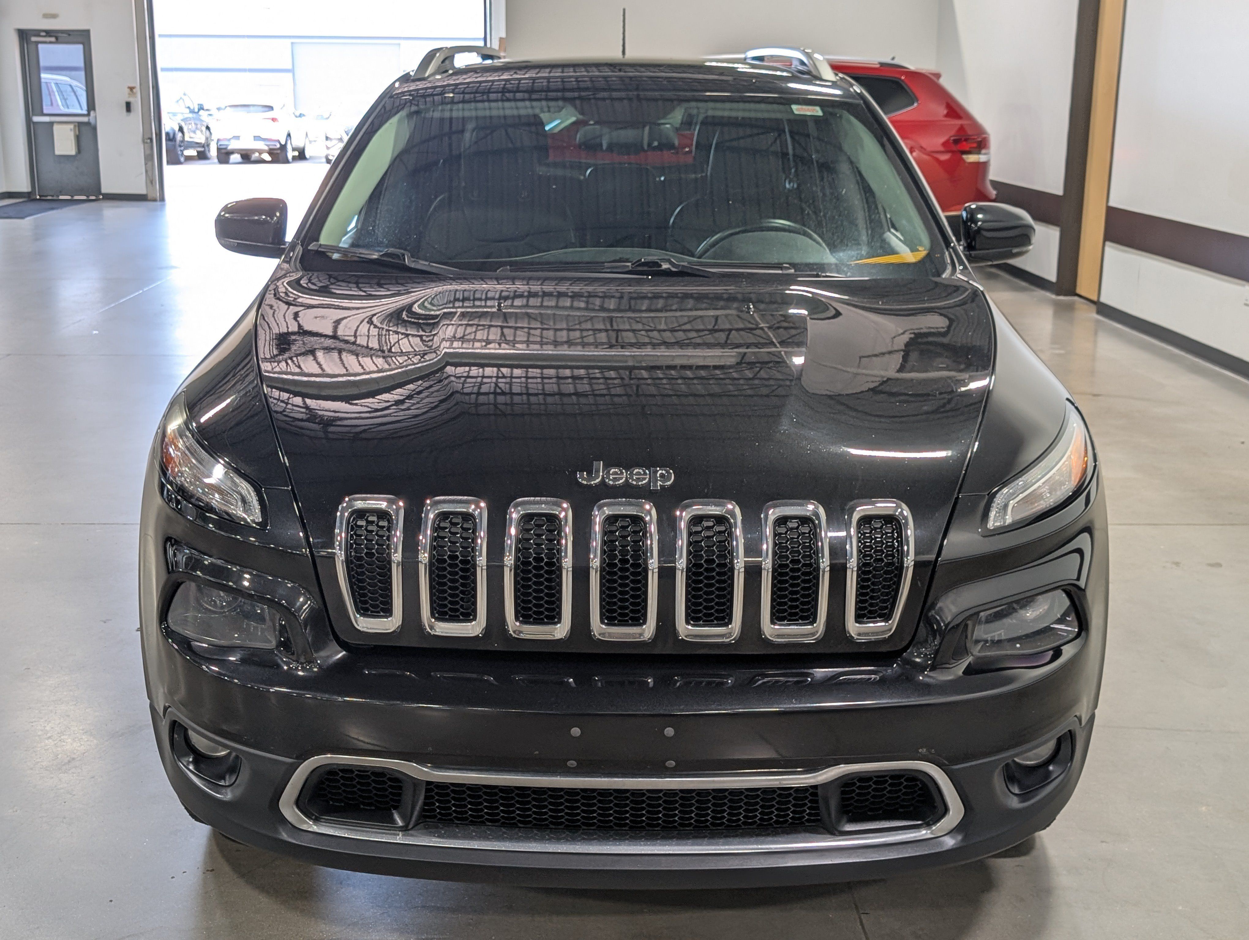 Used 2015 Jeep Cherokee Limited AWD/4WD image 2