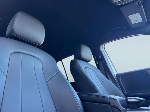 Used 2023 Mercedes-Benz GLB 250 image 25